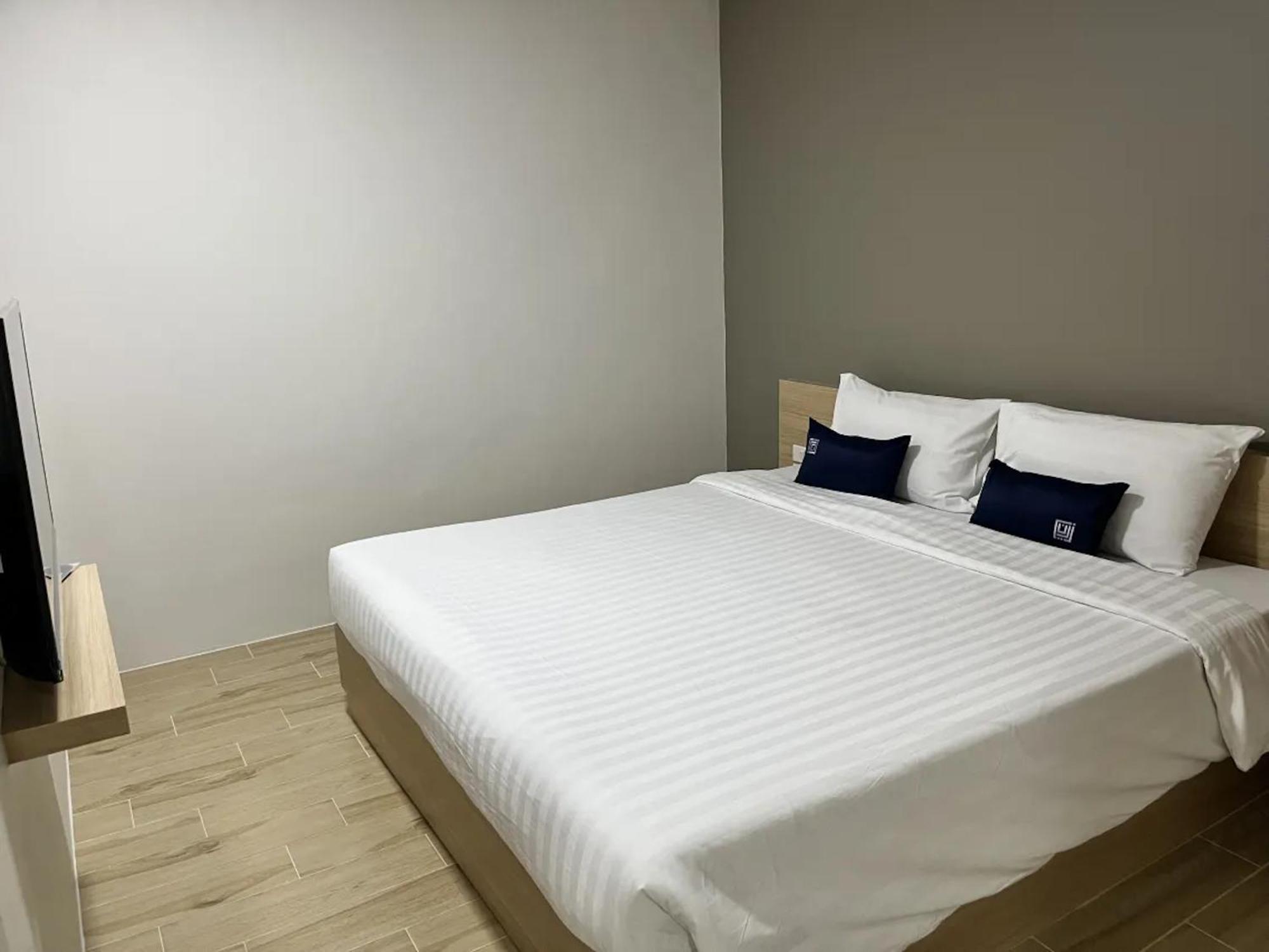 Zayn Express & Suites Bangkok Bagian luar foto